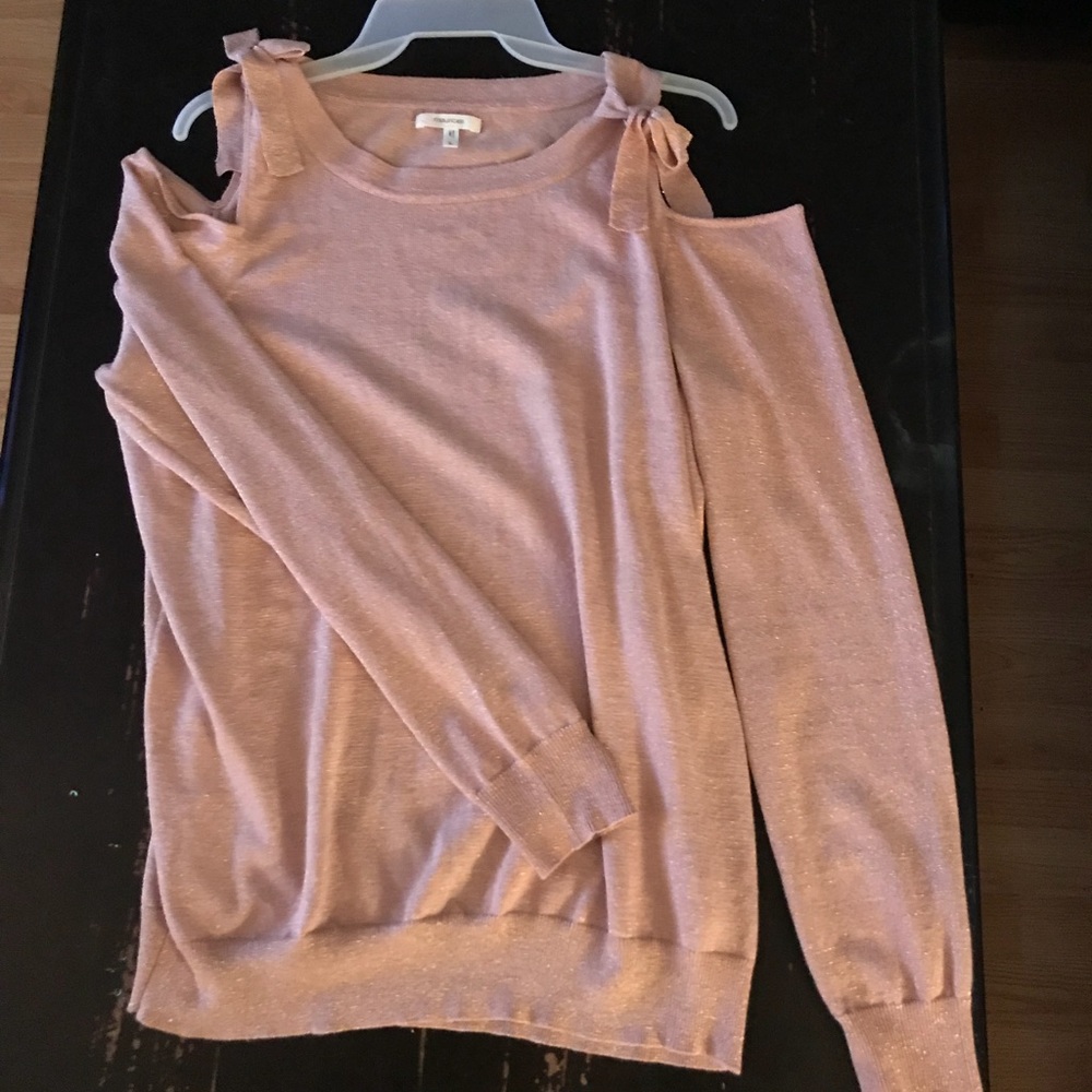 Pink metallic fiber sweater with open shoulders